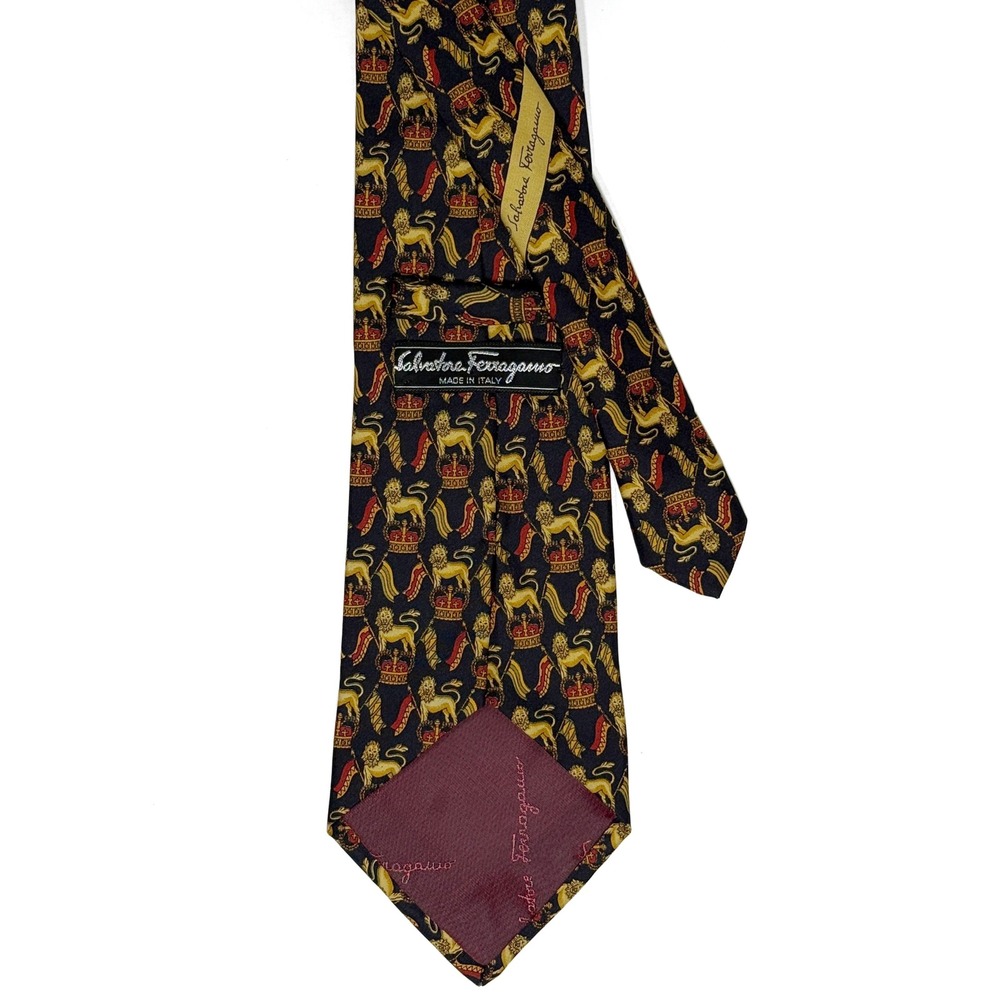 Salvatore Ferragamo Silk‎ Tie Dark Blue Lion Coat of Arms Italy L: 58" W: 3.75"